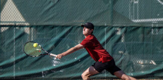 ‘Gentlemen Hounds’ play the net Niles Cobbb