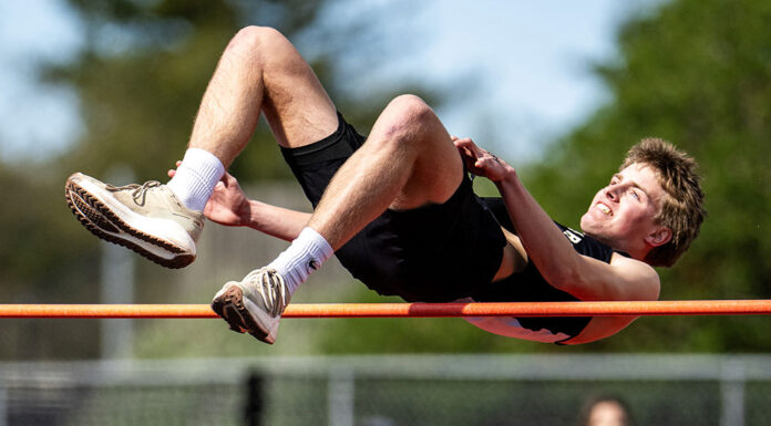 Teague Jasper clears 6"- 7".