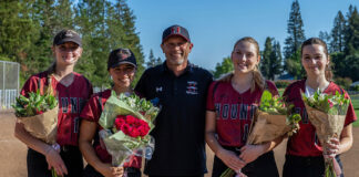 Senior softball girls